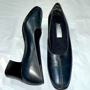 Munro American BLACK LEATHER 2” heels women’s 7N Shock absorbing rubber soles 7